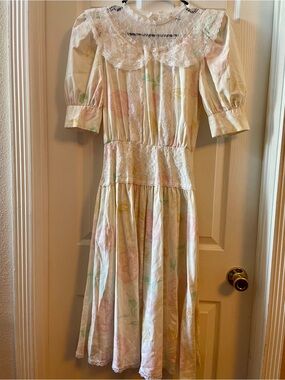 VNTG 1980’s Women's Cream Floral Lace-Trim Midi Dress